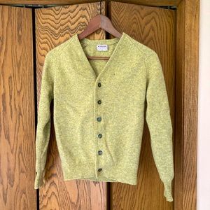 VINTAGE 100% Lambs Wool cardigan sweater